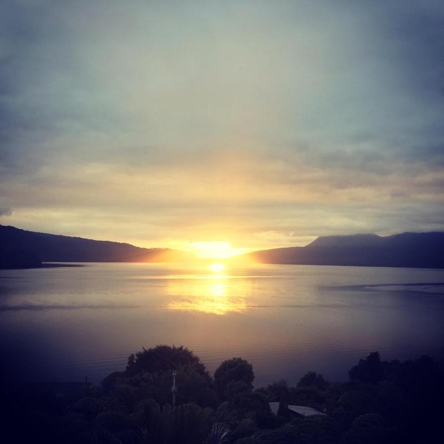 Te Whare -Lake Tarawera Tree-Top Nest エクステリア 写真